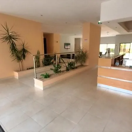 Turisticos Rocha Tower 10 Портиман